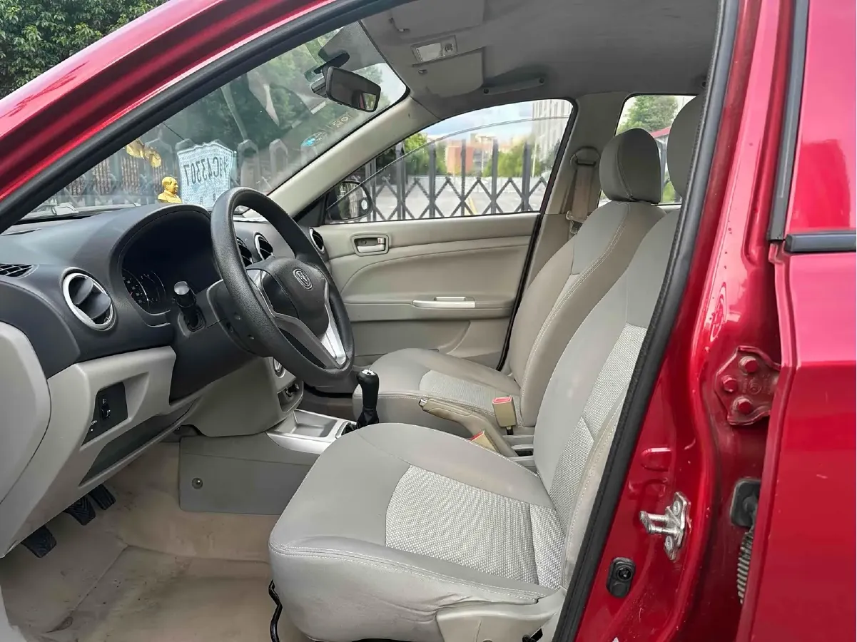 2015 ChangAn Alsvin V3 1.4L 101HP L4 5MT,autocango,china used car exporter,china ev exporter,chinese used car exporter,chinese used ev exporter