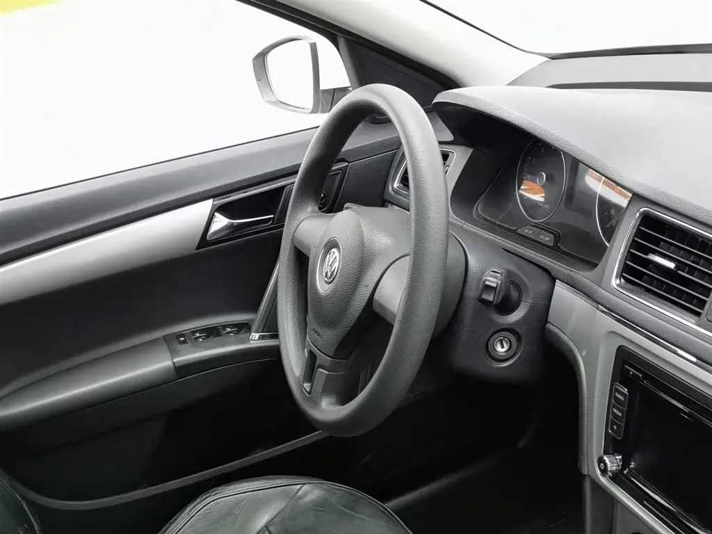 2013 Volkswagen Gran Lavida 1.6L 110HP L4 6AT,autocango,china used car exporter,china ev exporter,chinese used car exporter,chinese used ev exporter