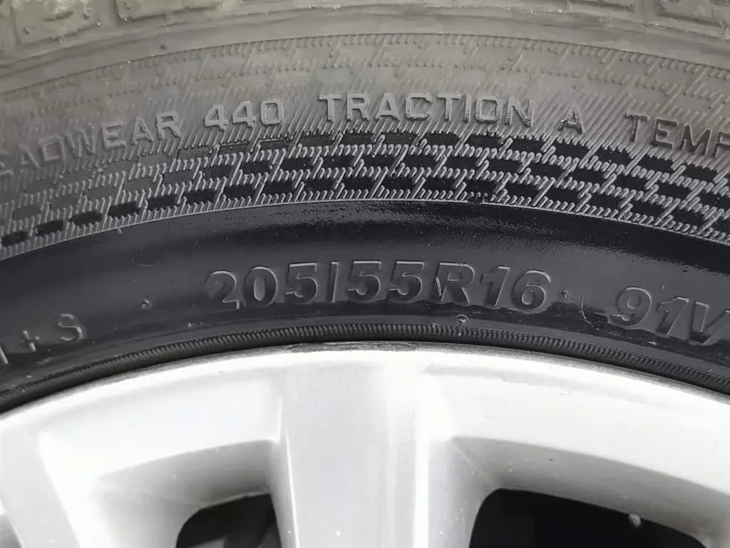 2013 Volkswagen Gran Lavida 1.6L 110HP L4 6AT,autocango,china used car exporter,china ev exporter,chinese used car exporter,chinese used ev exporter