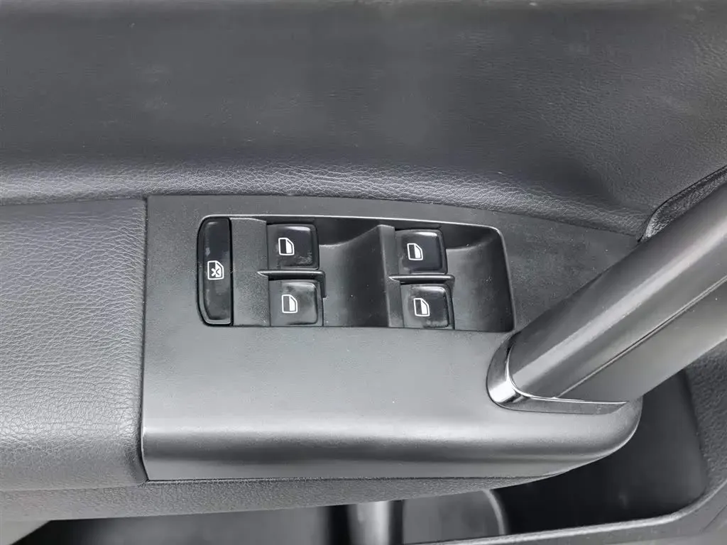 2013 Volkswagen Gran Lavida 1.6L 110HP L4 6AT,autocango,china used car exporter,china ev exporter,chinese used car exporter,chinese used ev exporter