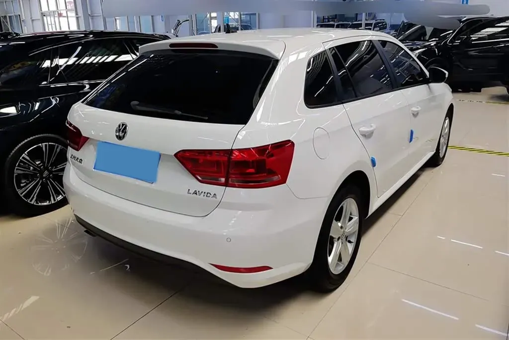 2017 Volkswagen Gran Lavida 1.6L 110HP L4 6AT,autocango,china used car exporter,china ev exporter,chinese used car exporter,chinese used ev exporter