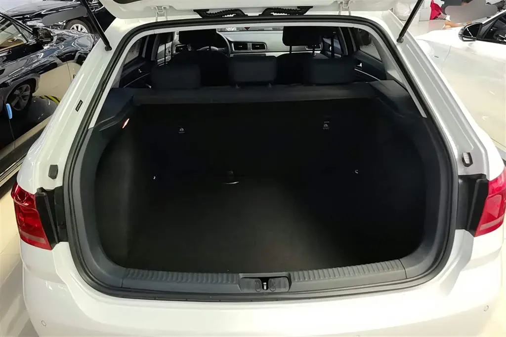 2017 Volkswagen Gran Lavida 1.6L 110HP L4 6AT,autocango,china used car exporter,china ev exporter,chinese used car exporter,chinese used ev exporter