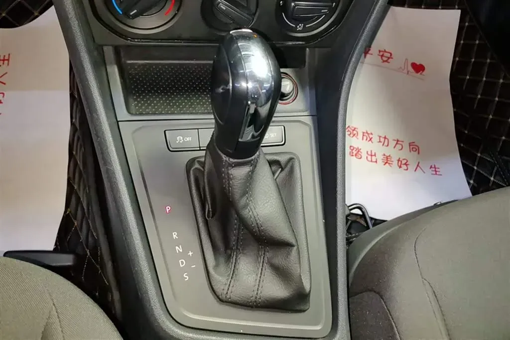 2017 Volkswagen Gran Lavida 1.6L 110HP L4 6AT,autocango,china used car exporter,china ev exporter,chinese used car exporter,chinese used ev exporter