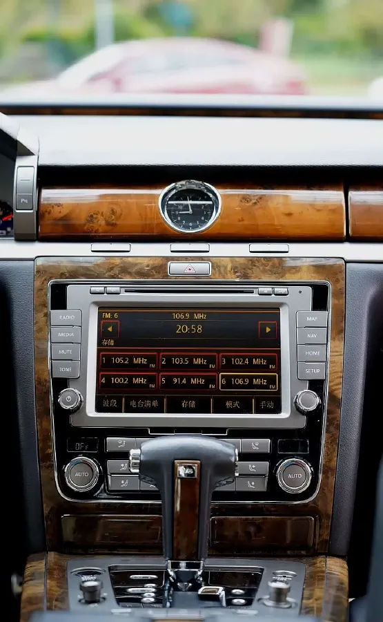 2011 Volkswagen Pheaton 3.6L 280HP V6 6AT,autocango,china used car exporter,china ev exporter,chinese used car exporter,chinese used ev exporter