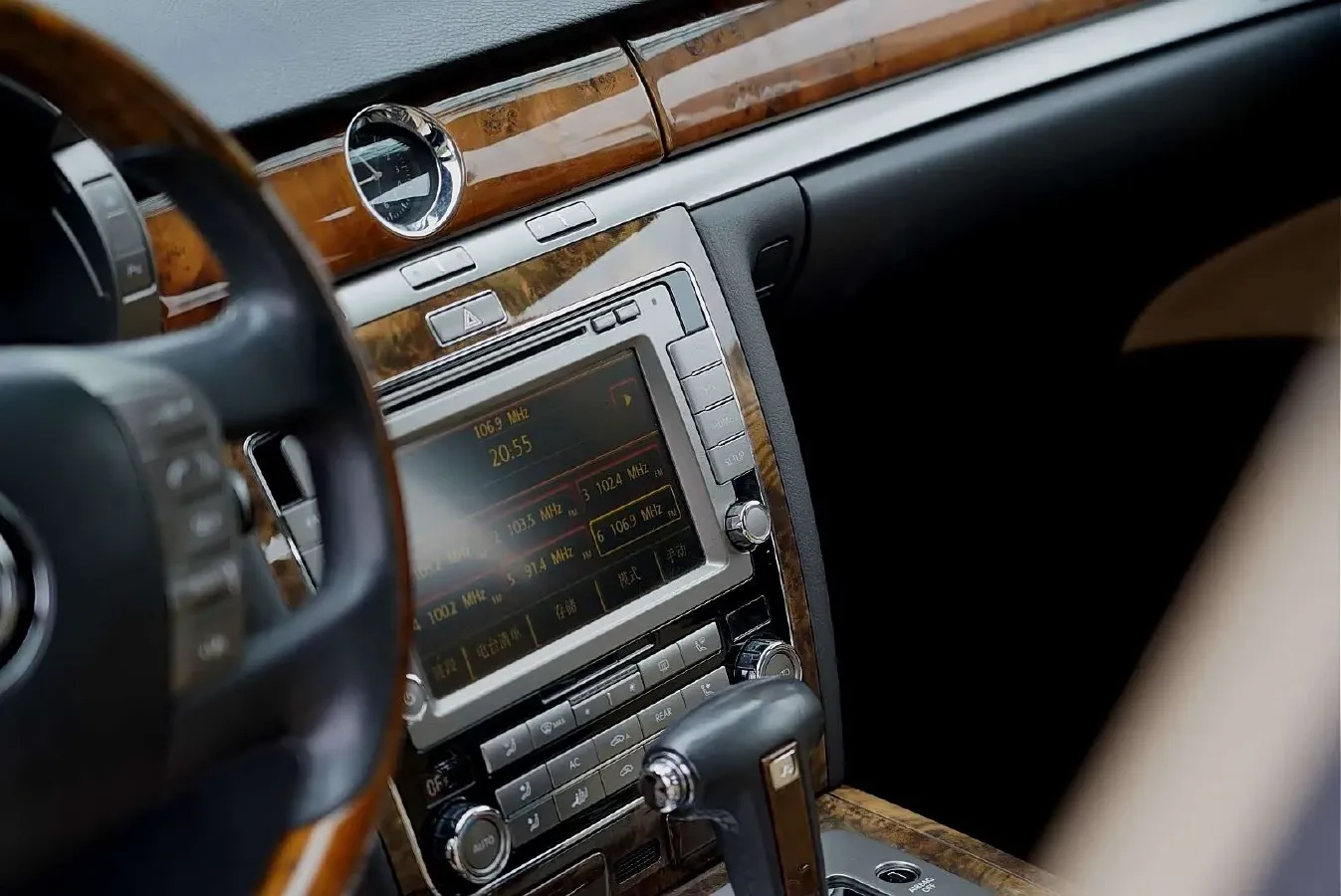 2011 Volkswagen Pheaton 3.6L 280HP V6 6AT,autocango,china used car exporter,china ev exporter,chinese used car exporter,chinese used ev exporter