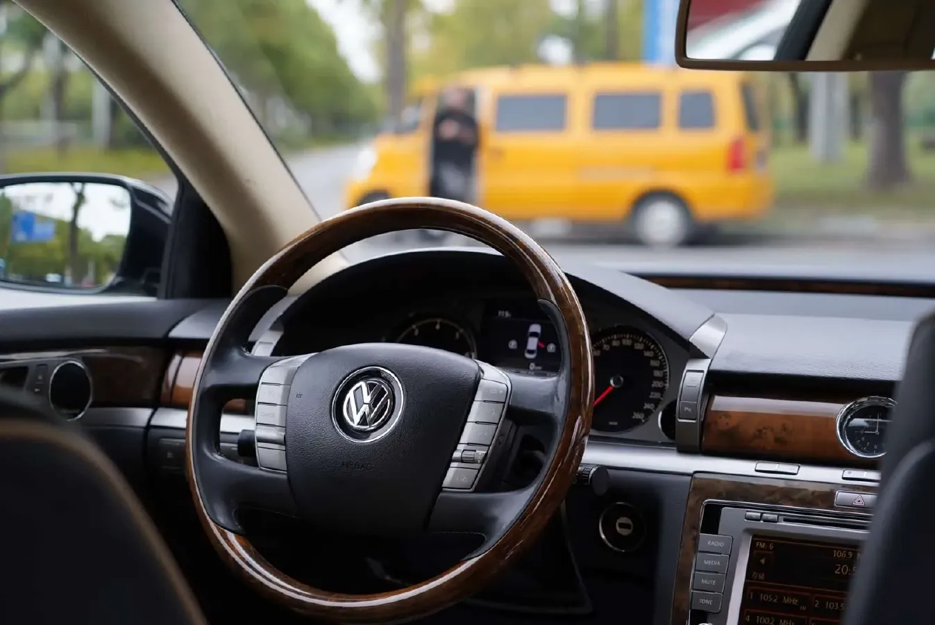 2011 Volkswagen Pheaton 3.6L 280HP V6 6AT,autocango,china used car exporter,china ev exporter,chinese used car exporter,chinese used ev exporter