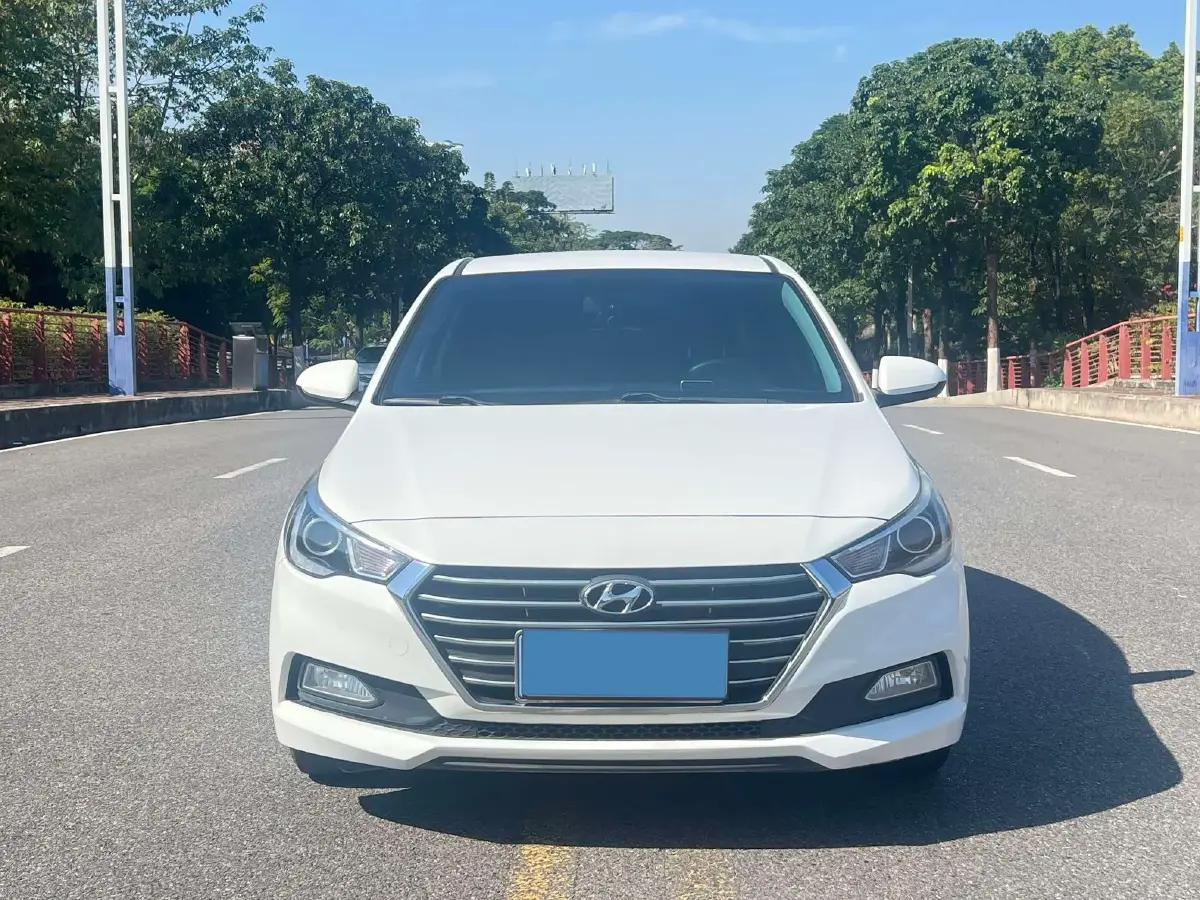 2016 Hyundai Verna 1.4L 100HP L4 6AT