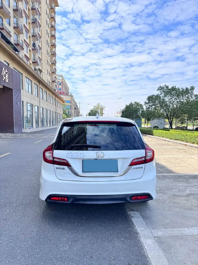 2014 Honda Jade 1.8L 141HP L4 5AT,autocango,china used car exporter,china ev exporter,chinese used car exporter,chinese used ev exporter