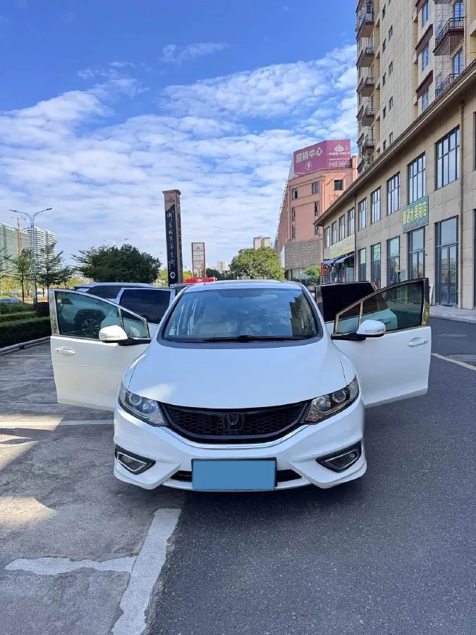 2014 Honda Jade 1.8L 141HP L4 5AT,autocango,china used car exporter,china ev exporter,chinese used car exporter,chinese used ev exporter