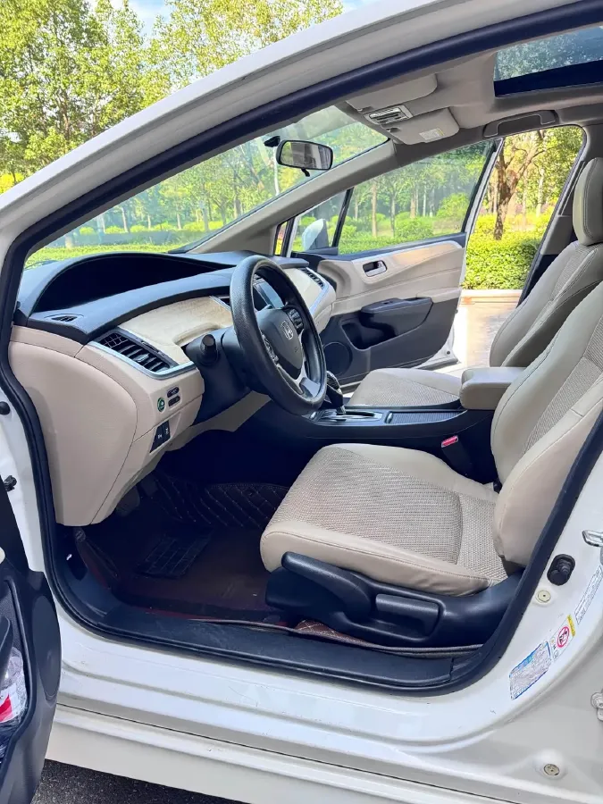 2014 Honda Jade 1.8L 141HP L4 5AT,autocango,china used car exporter,china ev exporter,chinese used car exporter,chinese used ev exporter