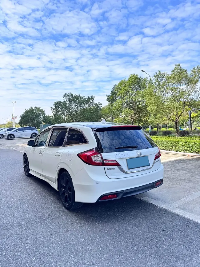 2014 Honda Jade 1.8L 141HP L4 5AT,autocango,china used car exporter,china ev exporter,chinese used car exporter,chinese used ev exporter