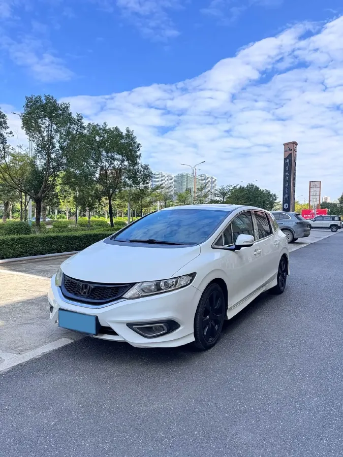 2014 Honda Jade 1.8L 141HP L4 5AT,autocango,china used car exporter,china ev exporter,chinese used car exporter,chinese used ev exporter