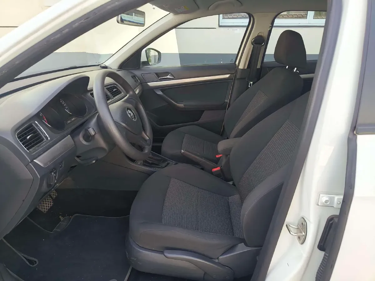 2017 Volkswagen Lavida 1.6L 110HP L4 6AT,autocango,china used car exporter,china ev exporter,chinese used car exporter,chinese used ev exporter