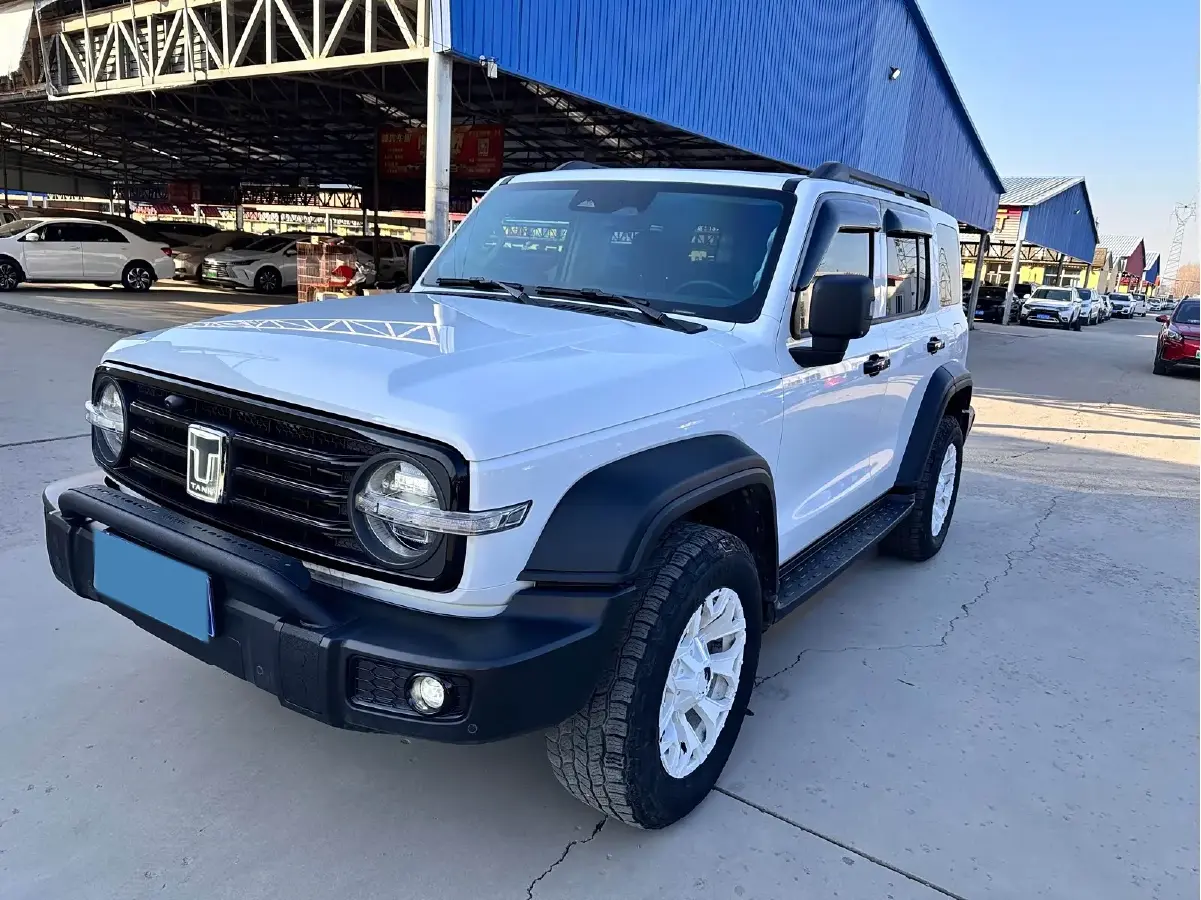 2024 Tank 300 2.0T 227HP L4 8AT