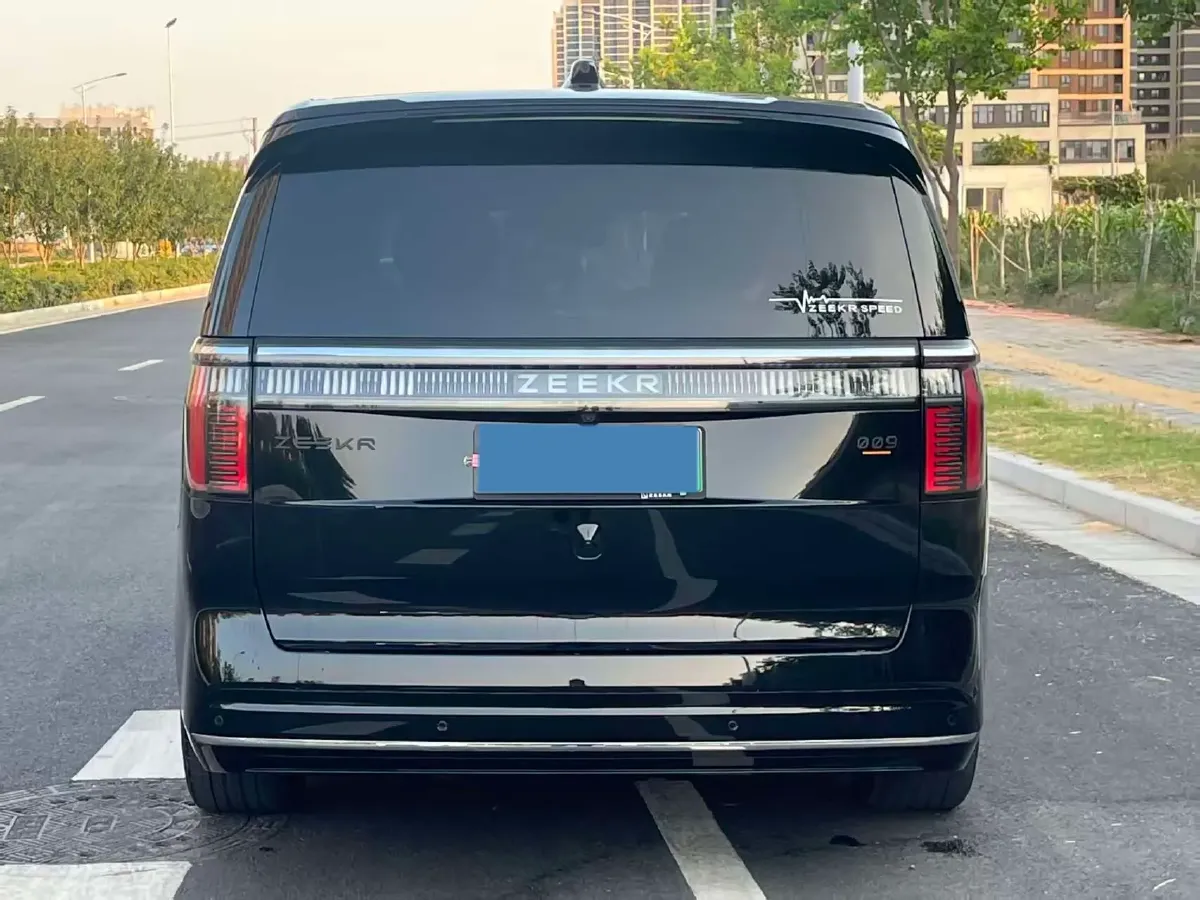2022 Zeekr 009 BEV 116KWH,autocango,china used car exporter,china ev exporter,chinese used car exporter,chinese used ev exporter