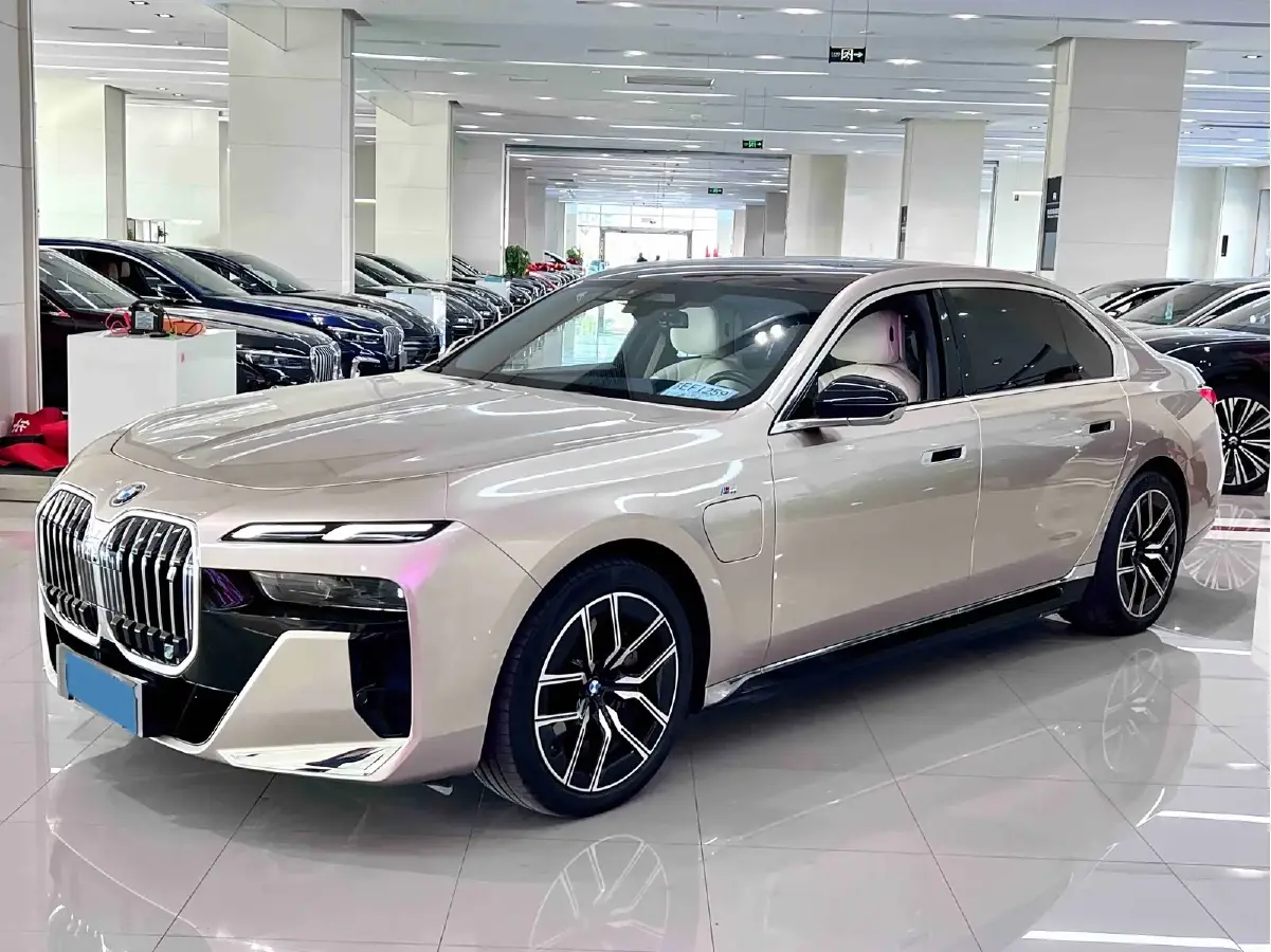 2023 BMW i7 BEV 101.7KWH