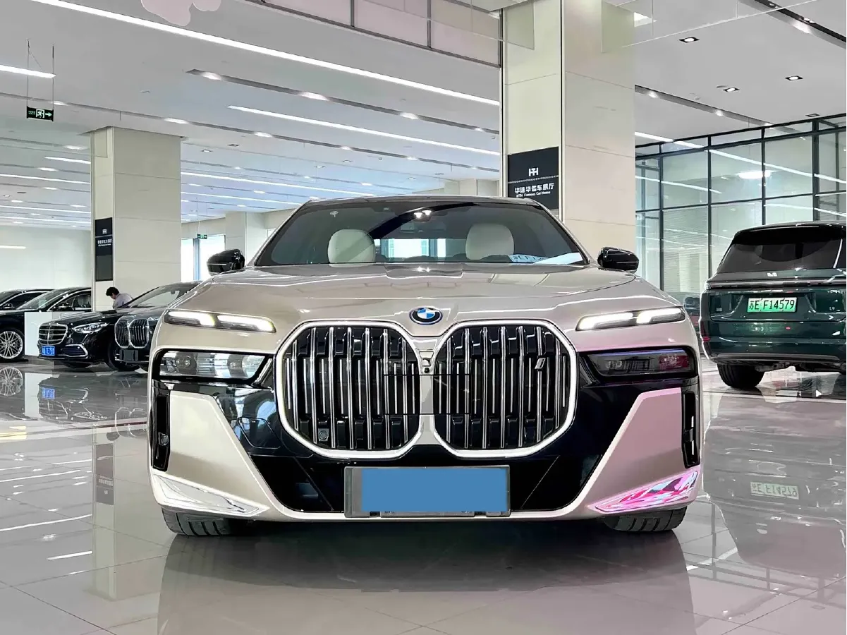 2023 BMW i7 BEV 101.7KWH,autocango,china used car exporter,china ev exporter,chinese used car exporter,chinese used ev exporter