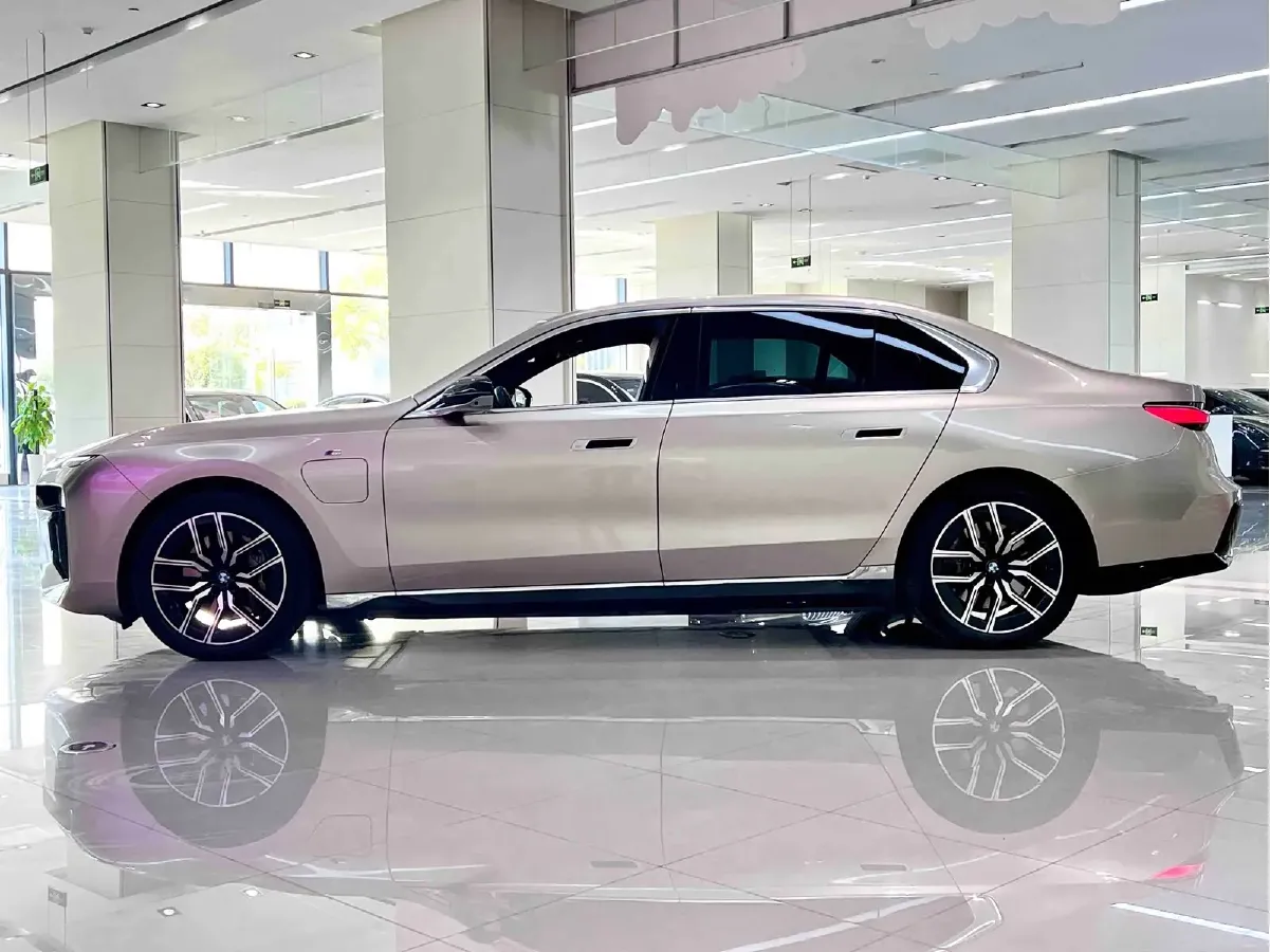 2023 BMW i7 BEV 101.7KWH,autocango,china used car exporter,china ev exporter,chinese used car exporter,chinese used ev exporter