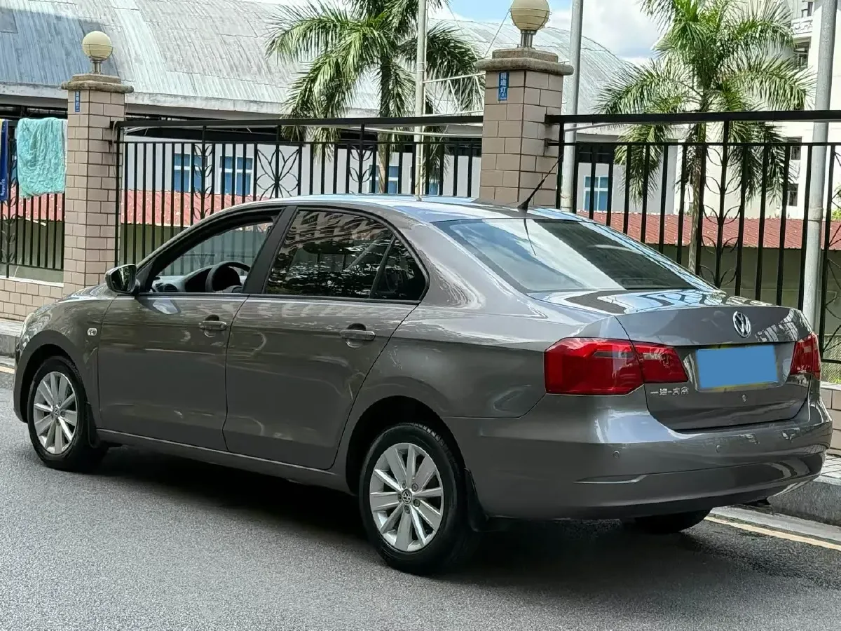 2015 Volkswagen Jetta 1.6L 110HP L4 5MT,autocango,china used car exporter,china ev exporter,chinese used car exporter,chinese used ev exporter