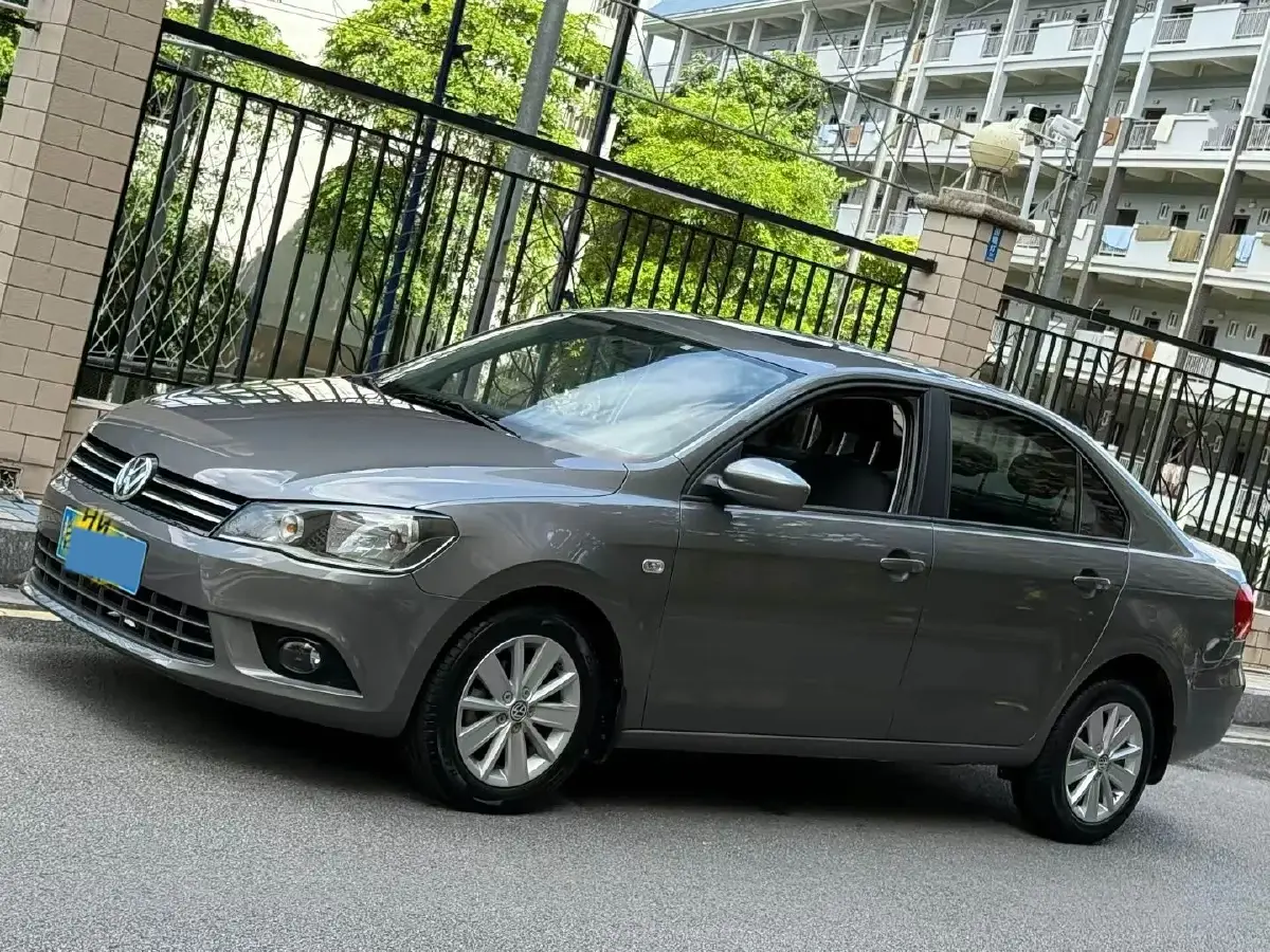 2015 Volkswagen Jetta 1.6L 110HP L4 5MT