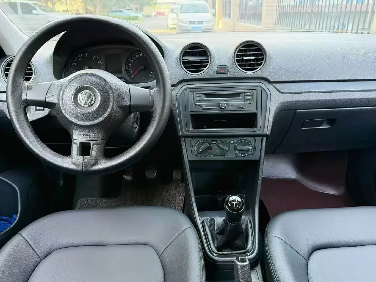 2015 Volkswagen Jetta 1.6L 110HP L4 5MT,autocango,china used car exporter,china ev exporter,chinese used car exporter,chinese used ev exporter