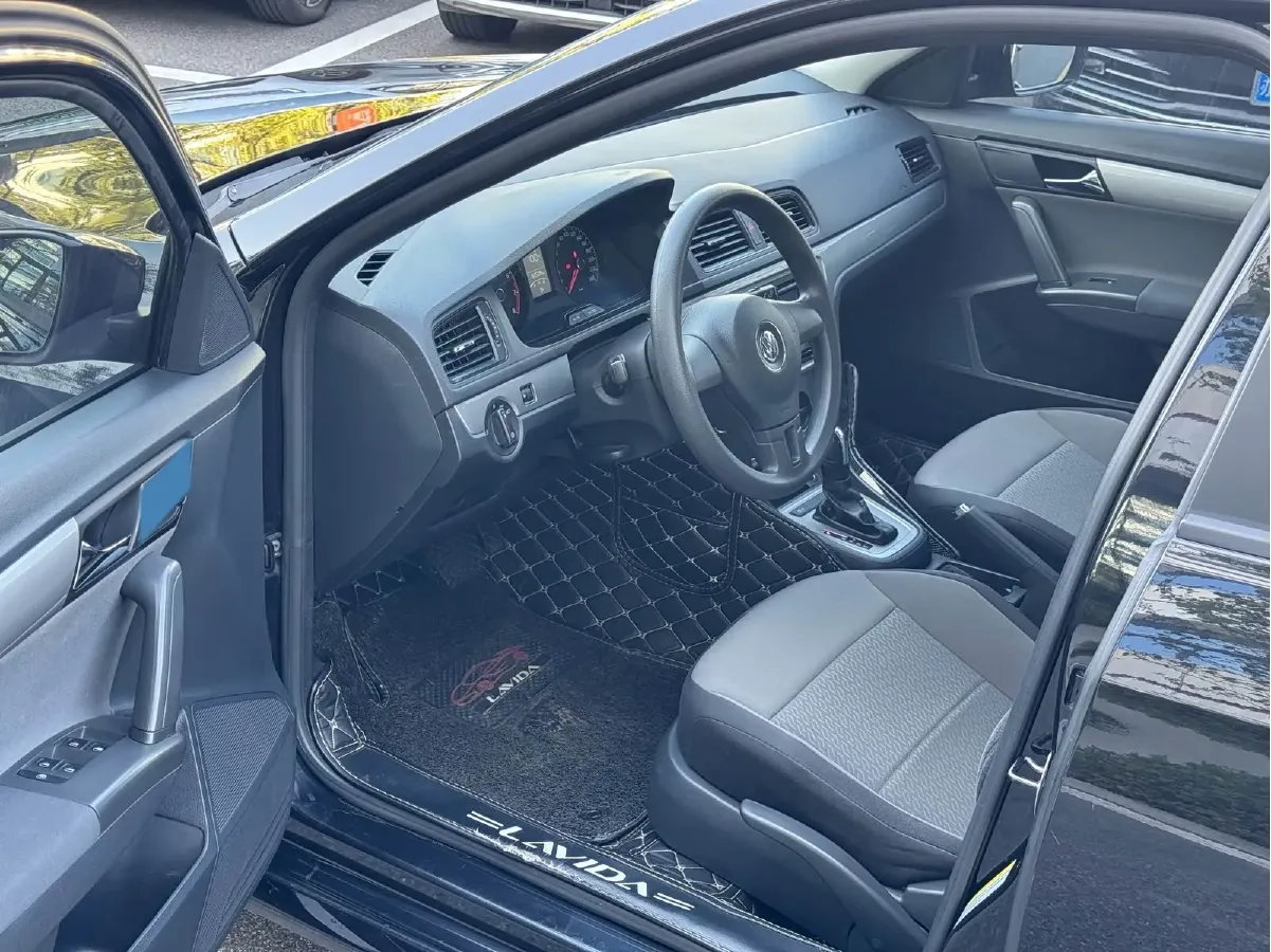 2013 Volkswagen Gran Lavida 1.6L 110HP L4 6AT,autocango,china used car exporter,china ev exporter,chinese used car exporter,chinese used ev exporter