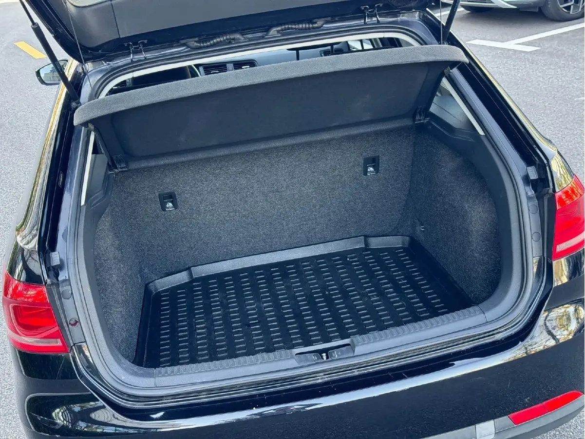 2013 Volkswagen Gran Lavida 1.6L 110HP L4 6AT,autocango,china used car exporter,china ev exporter,chinese used car exporter,chinese used ev exporter