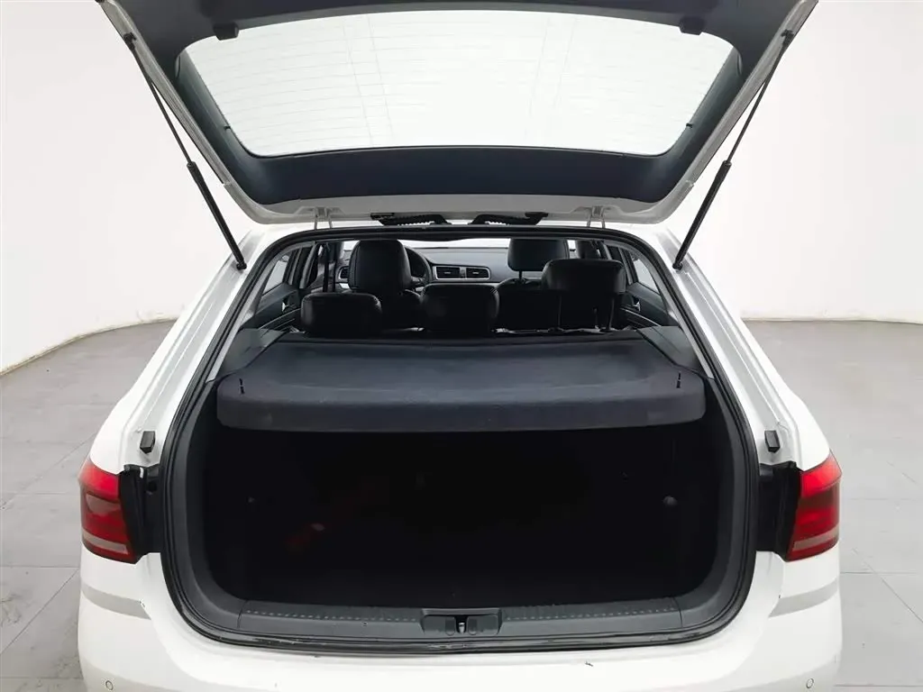 2015 Volkswagen Gran Lavida 1.6L 110HP L4 6AT,autocango,china used car exporter,china ev exporter,chinese used car exporter,chinese used ev exporter