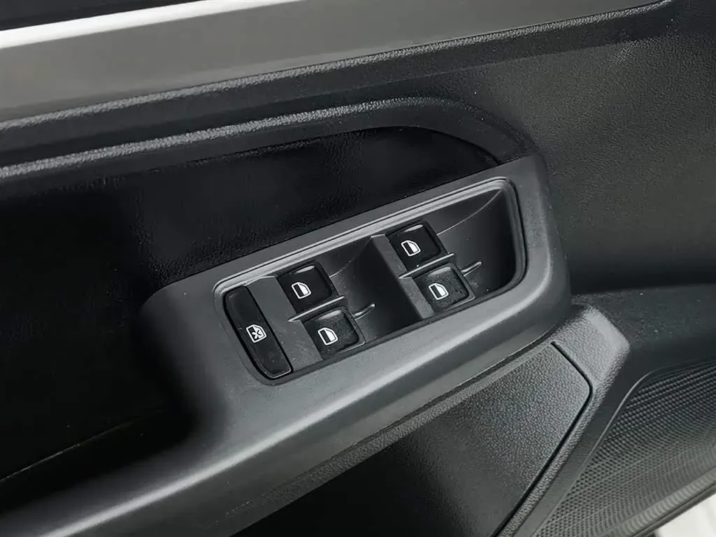 2015 Volkswagen Gran Lavida 1.6L 110HP L4 6AT,autocango,china used car exporter,china ev exporter,chinese used car exporter,chinese used ev exporter