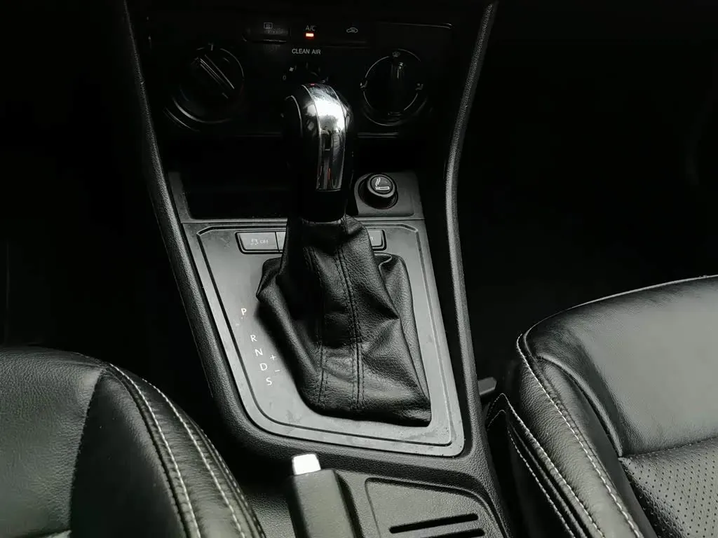 2015 Volkswagen Gran Lavida 1.6L 110HP L4 6AT,autocango,china used car exporter,china ev exporter,chinese used car exporter,chinese used ev exporter