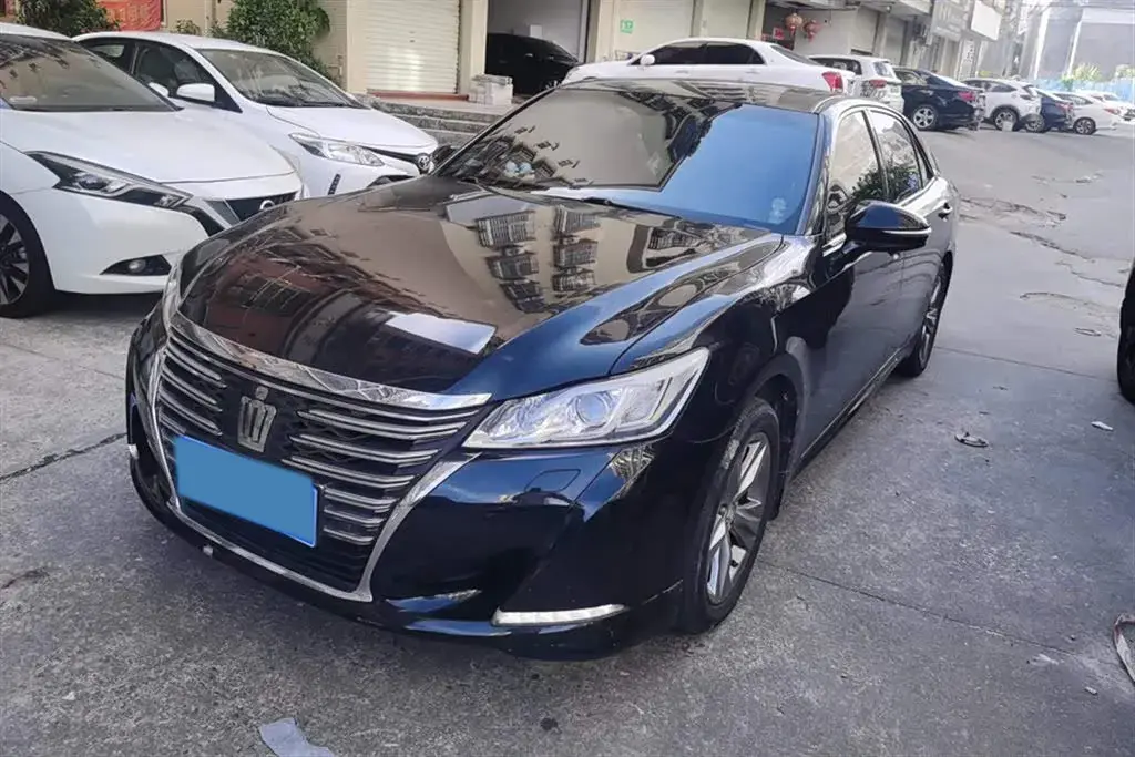 2015 Toyota Crown 2.5L 193HP V6 6AT