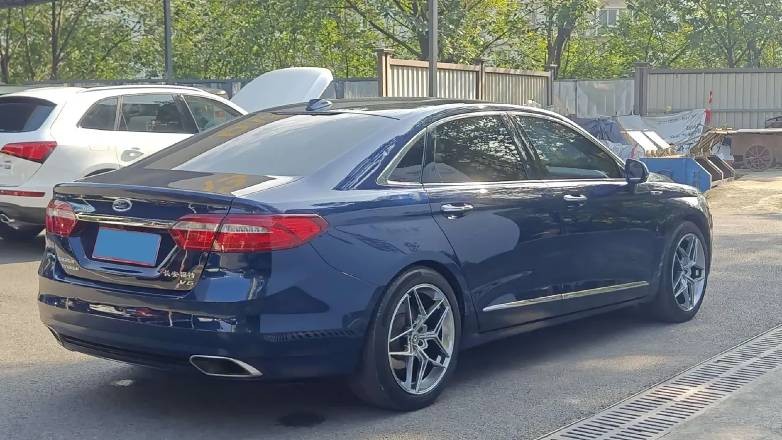 2015 Ford Taurus 2.7T 329HP V6 6AT,autocango,china used car exporter,china ev exporter,chinese used car exporter,chinese used ev exporter