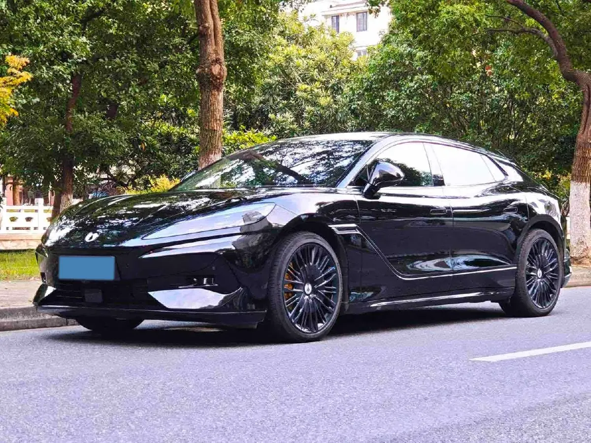 2024 Denza DenzaZ9GT 2.0T 207HP L4 E-CVT PHEV 38.5KWH