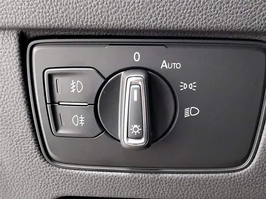 2025 Volkswagen Magotan 1.4T 150HP L4 7DCT,autocango,china used car exporter,china ev exporter,chinese used car exporter,chinese used ev exporter