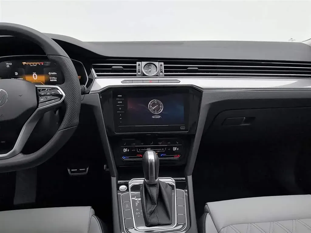 2025 Volkswagen Magotan 1.4T 150HP L4 7DCT,autocango,china used car exporter,china ev exporter,chinese used car exporter,chinese used ev exporter