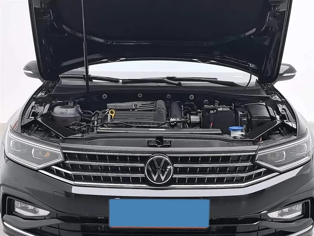 2025 Volkswagen Magotan 1.4T 150HP L4 7DCT,autocango,china used car exporter,china ev exporter,chinese used car exporter,chinese used ev exporter