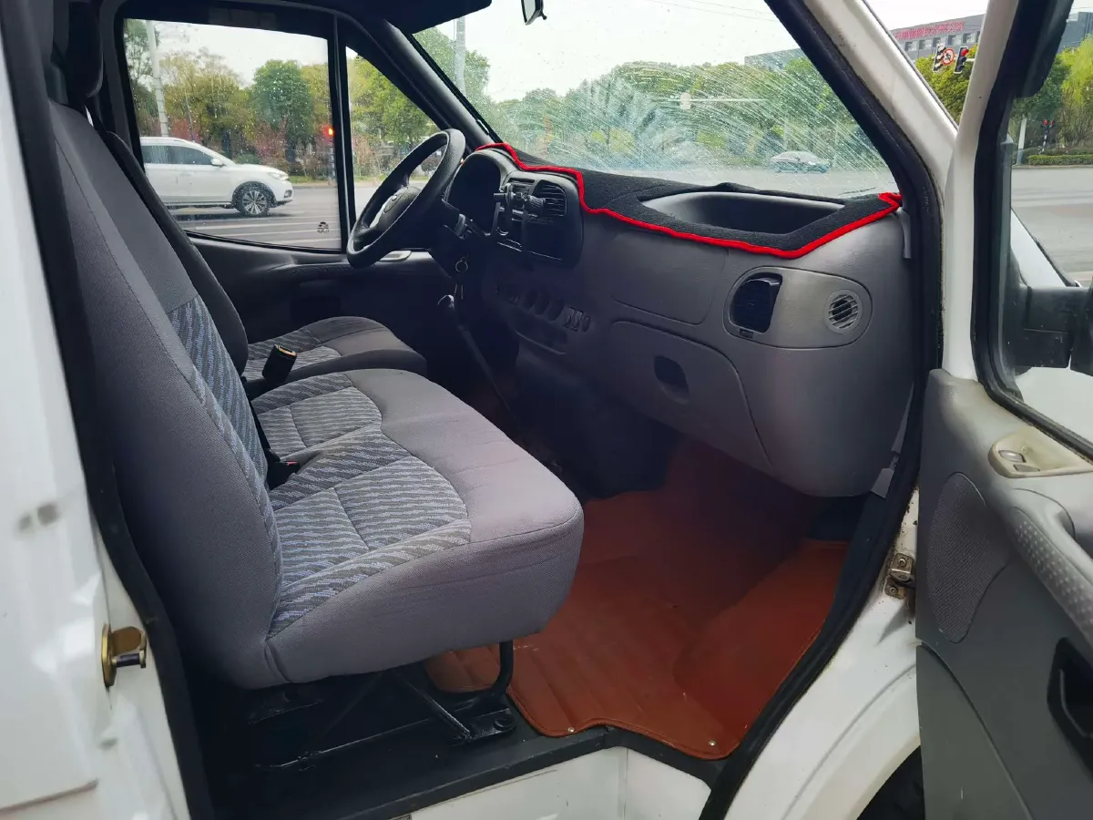 2015 Ford Classic Transit 2.8T 108HP L4 5MT,autocango,china used car exporter,china ev exporter,chinese used car exporter,chinese used ev exporter