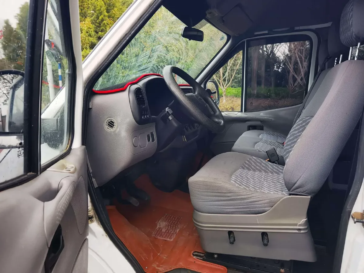 2015 Ford Classic Transit 2.8T 108HP L4 5MT,autocango,china used car exporter,china ev exporter,chinese used car exporter,chinese used ev exporter