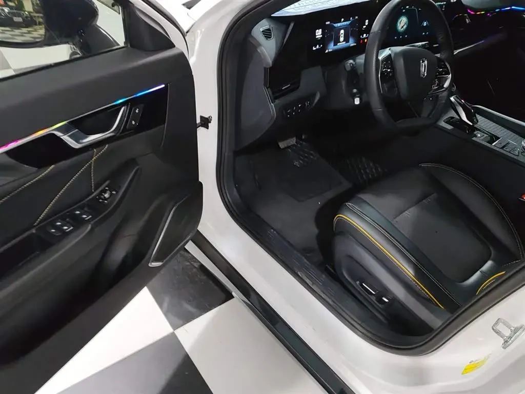 2022 Bestune B70S 1.5T 169HP L4 7DCT,autocango,china used car exporter,china ev exporter,chinese used car exporter,chinese used ev exporter