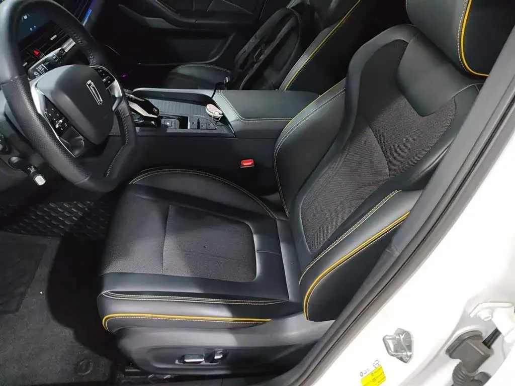 2022 Bestune B70S 1.5T 169HP L4 7DCT,autocango,china used car exporter,china ev exporter,chinese used car exporter,chinese used ev exporter