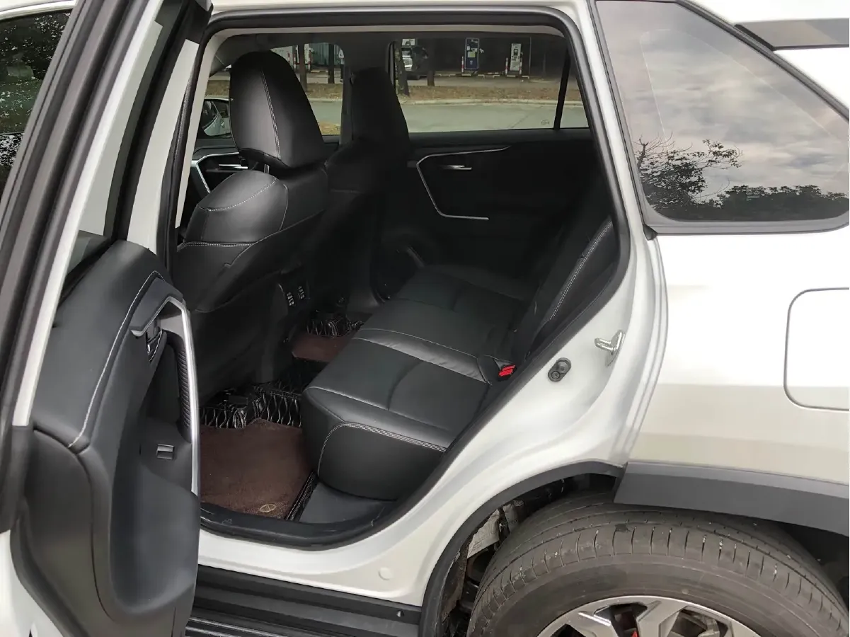 2023 Toyota RAV4 2.0L 171HP L4 CVT,autocango,china used car exporter,china ev exporter,chinese used car exporter,chinese used ev exporter