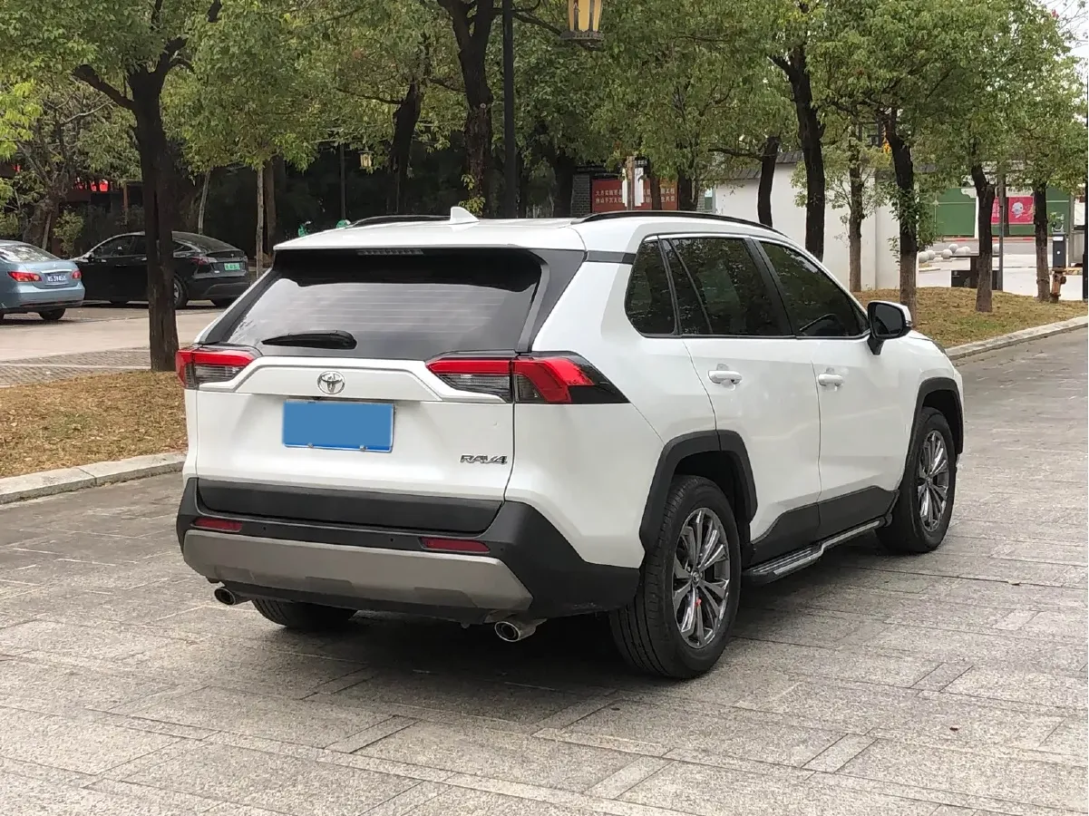 2023 Toyota RAV4 2.0L 171HP L4 CVT,autocango,china used car exporter,china ev exporter,chinese used car exporter,chinese used ev exporter