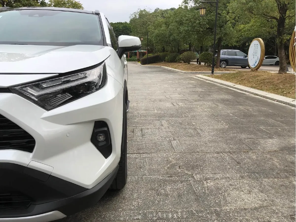 2023 Toyota RAV4 2.0L 171HP L4 CVT,autocango,china used car exporter,china ev exporter,chinese used car exporter,chinese used ev exporter