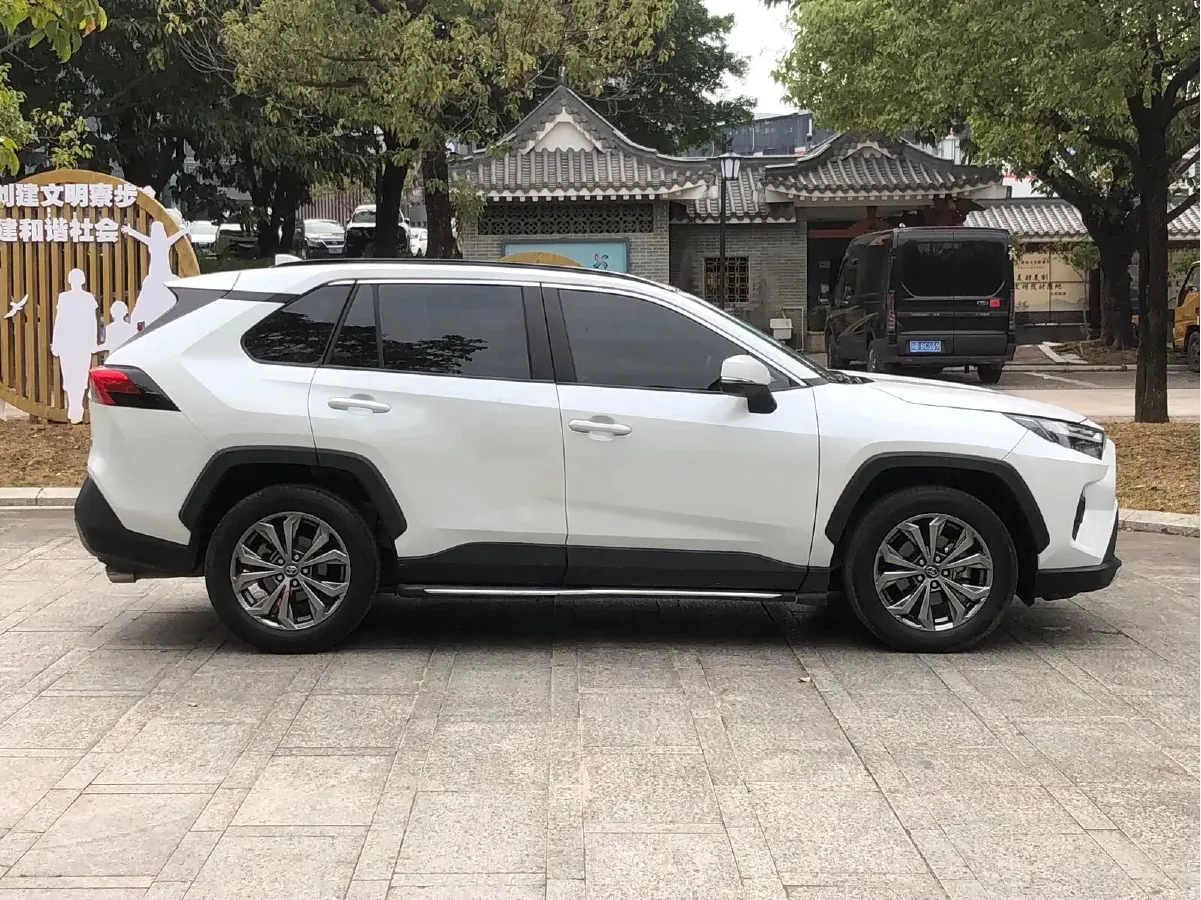 2023 Toyota RAV4 2.0L 171HP L4 CVT,autocango,china used car exporter,china ev exporter,chinese used car exporter,chinese used ev exporter