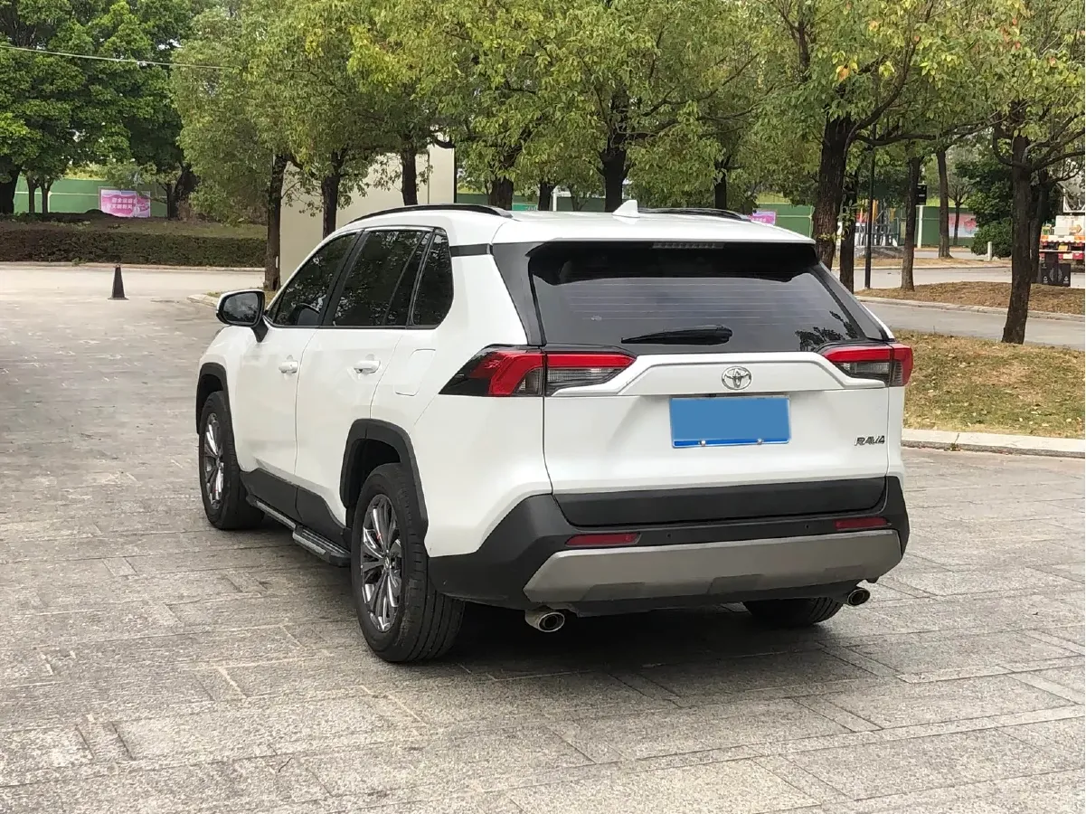 2023 Toyota RAV4 2.0L 171HP L4 CVT,autocango,china used car exporter,china ev exporter,chinese used car exporter,chinese used ev exporter
