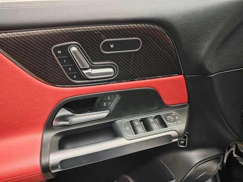 2021 Mercedes-Benz GLB AMG 2.0T 306HP L4 8DCT,autocango,china used car exporter,china ev exporter,chinese used car exporter,chinese used ev exporter