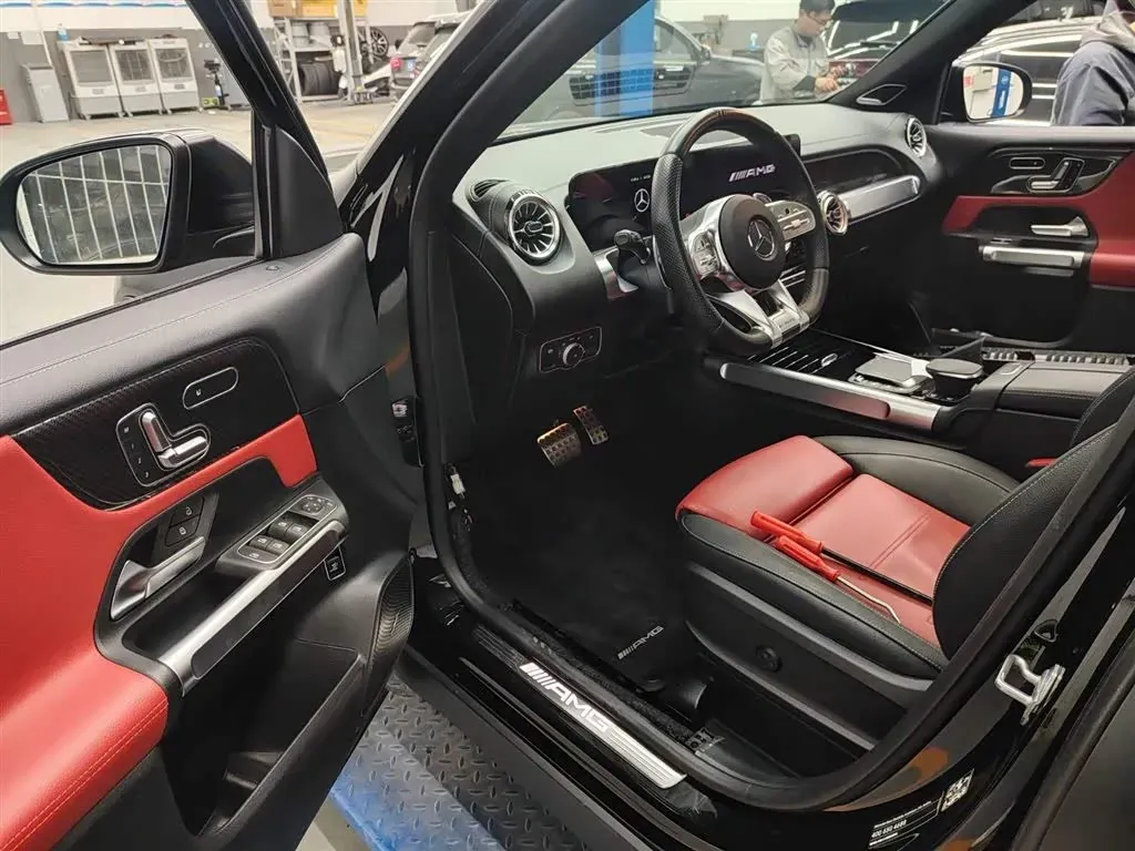 2021 Mercedes-Benz GLB AMG 2.0T 306HP L4 8DCT,autocango,china used car exporter,china ev exporter,chinese used car exporter,chinese used ev exporter