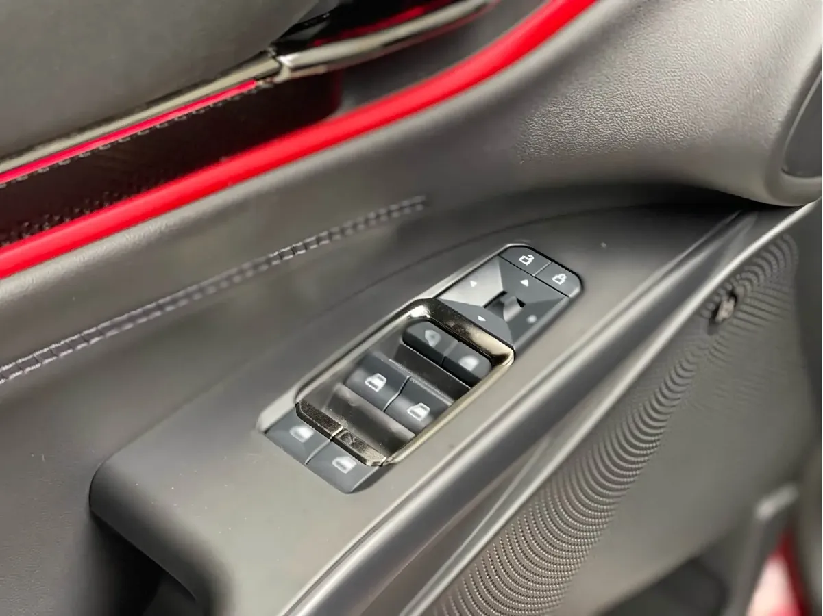 2022 Ford Mondeo 2.0T 238HP L4 8AT,autocango,china used car exporter,china ev exporter,chinese used car exporter,chinese used ev exporter