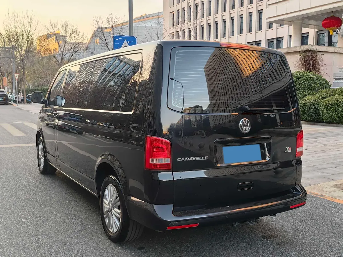 2015 Volkswagen Caravelle 2.0T 204HP L4 7DCT,autocango,china used car exporter,china ev exporter,chinese used car exporter,chinese used ev exporter