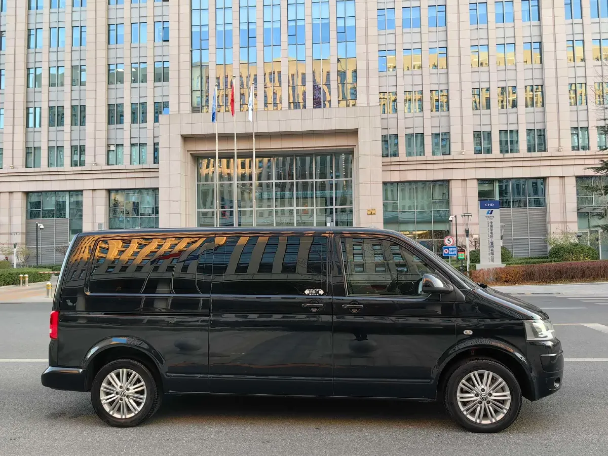 2015 Volkswagen Caravelle 2.0T 204HP L4 7DCT,autocango,china used car exporter,china ev exporter,chinese used car exporter,chinese used ev exporter